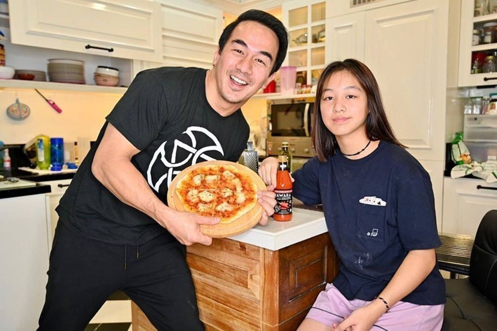 Bakal Jadi Kenangan, 10 Potret Manis Ayah Artis dan Anak Perempuannya
