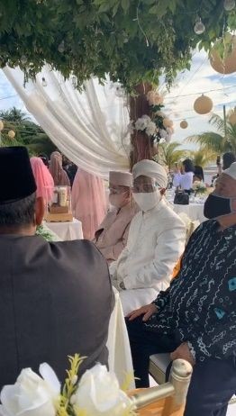 Syahdu Banget, 10 Potret Akad Nikah Taqy Malik dan Sherel Thalib