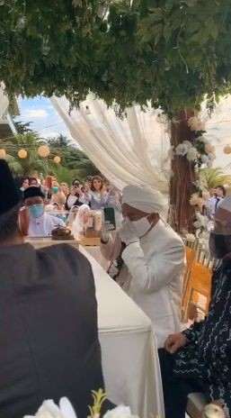 Syahdu Banget, 10 Potret Akad Nikah Taqy Malik dan Sherel Thalib