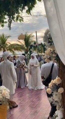 Syahdu Banget, 10 Potret Akad Nikah Taqy Malik dan Sherel Thalib