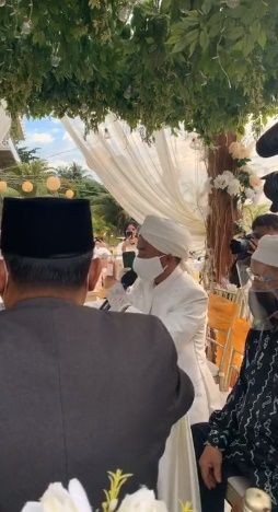 Syahdu Banget, 10 Potret Akad Nikah Taqy Malik dan Sherel Thalib