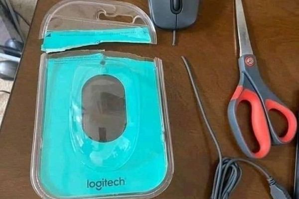 10 Potret Momen Sial yang Bikin Kesal Setengah Mati, Apes Level Dewa!