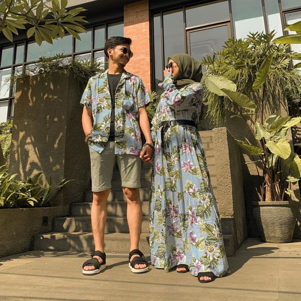 10 Gaya Couple Selebgram Hijab Astrisyanti Kompak Dan Swag Banget 1850