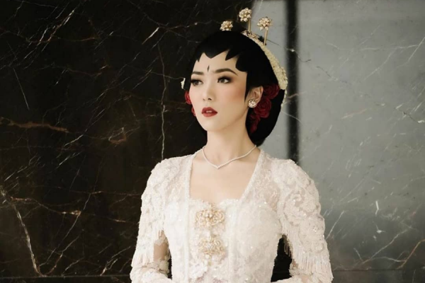 5 Tips Fitting Kebaya Pengantin Biar Resepsi Lancar Jaya, Kudu Matang!