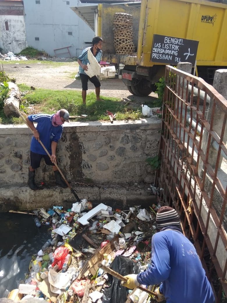 Tak Pernah Tuntas, Sampah di Sungai Jadi Masalah Klasik Kota Denpasar 
