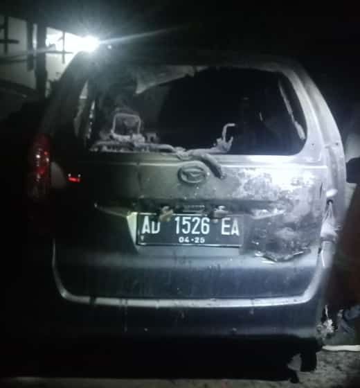 Geger! Mayat Wanita Terbakar di Dalam Mobil Ditemukan di Sukoharjo