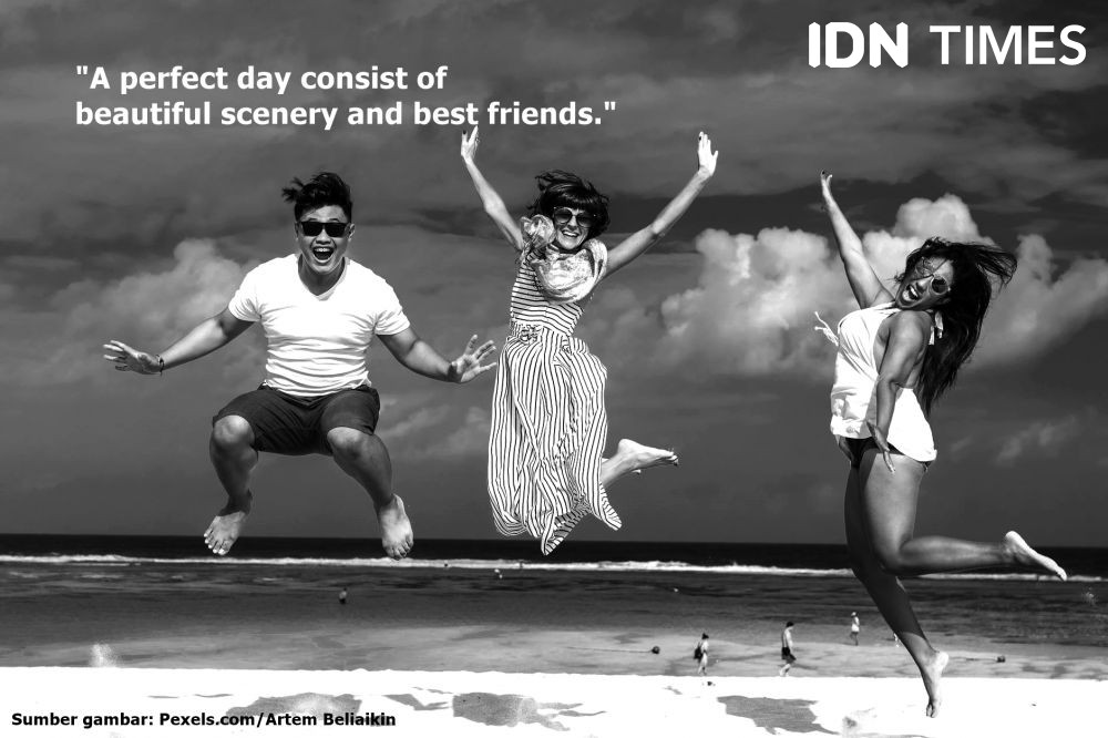 10 Ide Caption Foto Medsos Liburan ke Pantai, Singkat tapi Penuh Makna