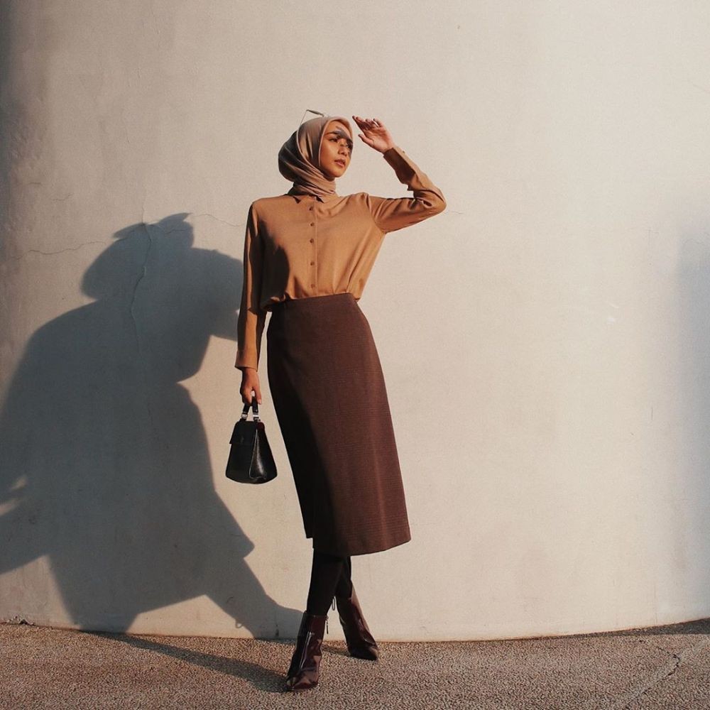 Ini 10 Ide Styling Gaya Hijab Berkelas ala Selebgram Vira Tandia