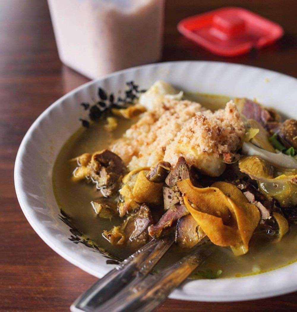 10 Rekomendasi Tempat Makan Soto Paling Legendaris Di Surabaya