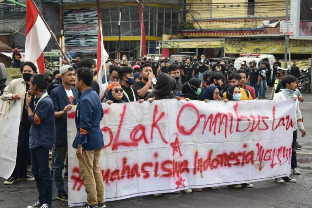 Demo Tutup Exit Tol Pasteur, 8 Mahasiswa Bandung Diamankan Polisi