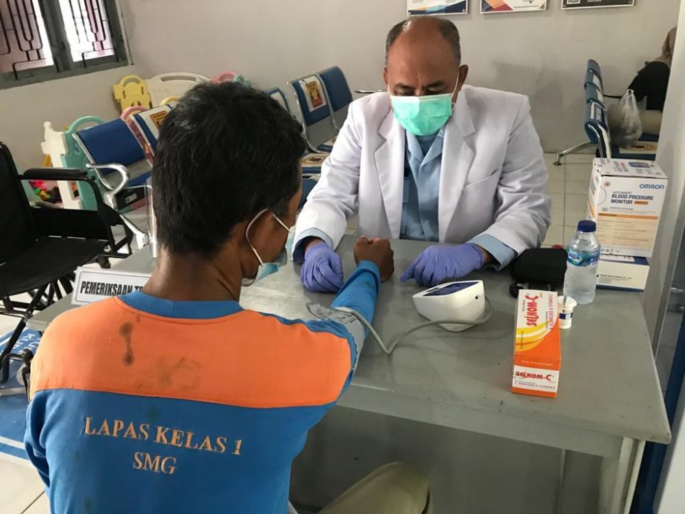 Rentan Ketularan Penyakit, Tim Medis Periksa Kesehatan Napi Lansia di Semarang 