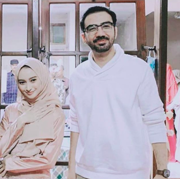 Pilih Taaruf, 10 Potret Romantis Reza D’Academy Lamar Calon Istri