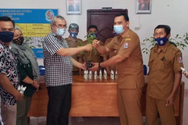 Bisa Tangkal Corona, UKM Jurnalis Bagi-bagi Bibit Eucalyptus