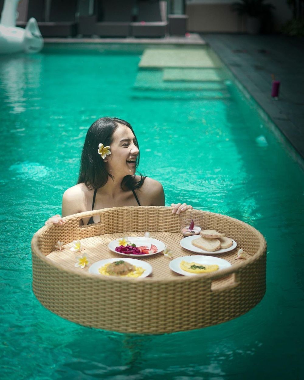 10 Gaya Bugar Anya Geraldine di Kolam Renang, Body Goals Banget