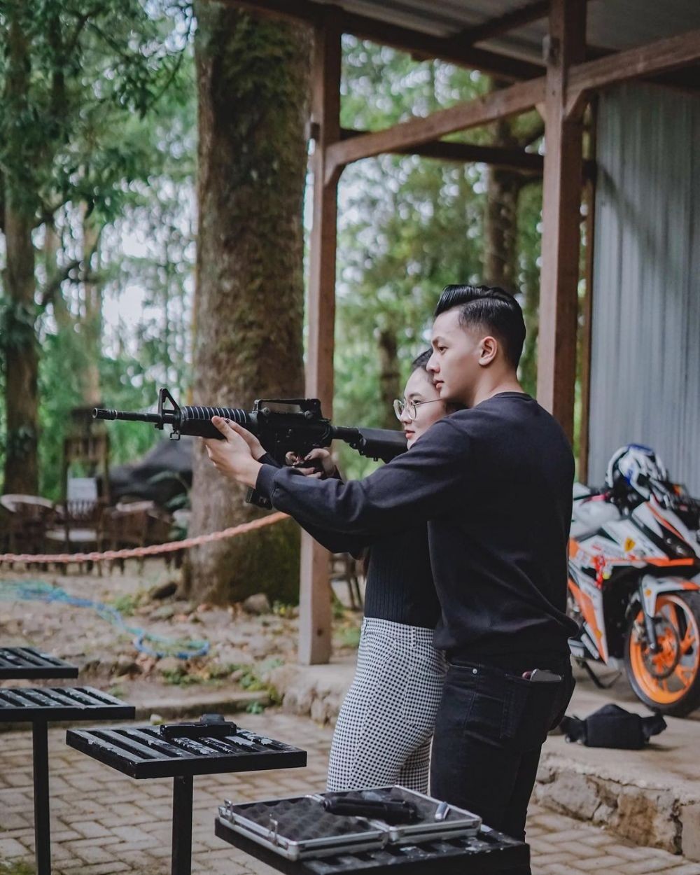 Jomblo Jangan Iri, 9 Potret Mesra Nella Kharisma dan Dory Harsa