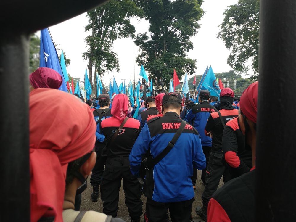 Buruh di Kota Tangerang Tuntut Kenaikan Upah Minimum 8 Persen 