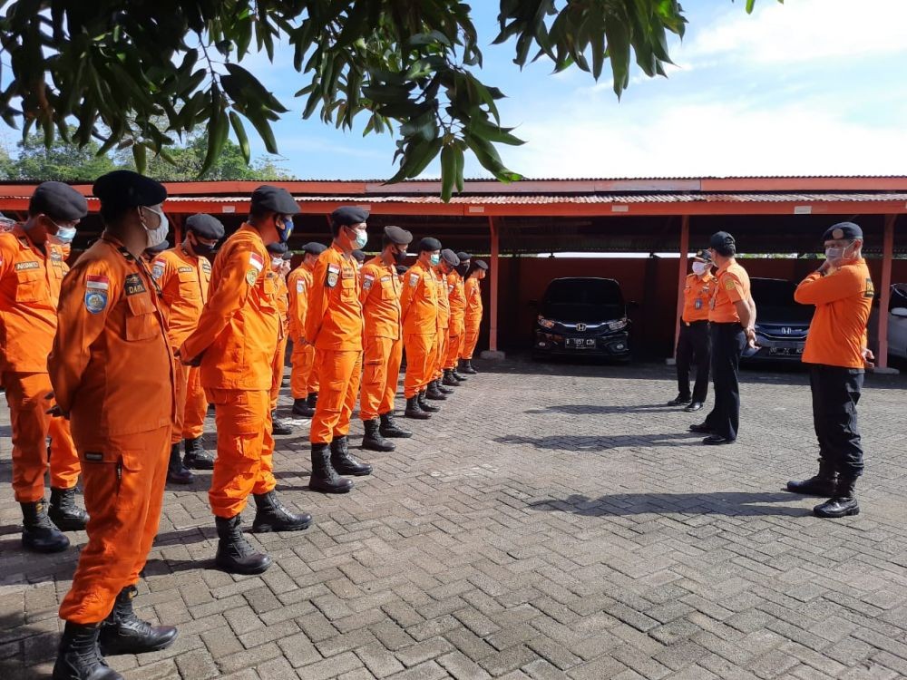 Personel Basarnas Makassar Siaga di Sejumlah Lokasi saat Libur Panjang