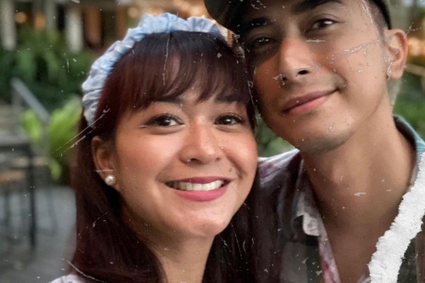 Belum Punya Anak, 10 Artis Ini Lengket Terus di Setiap Kesempatan