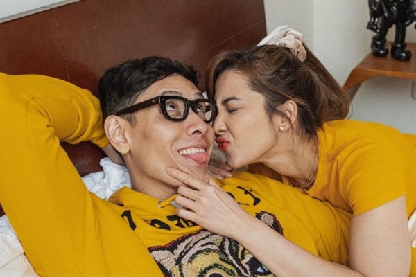 Bak Pacaran, 10 Pasangan Artis yang Makin Mesra Meski Belum Punya Anak