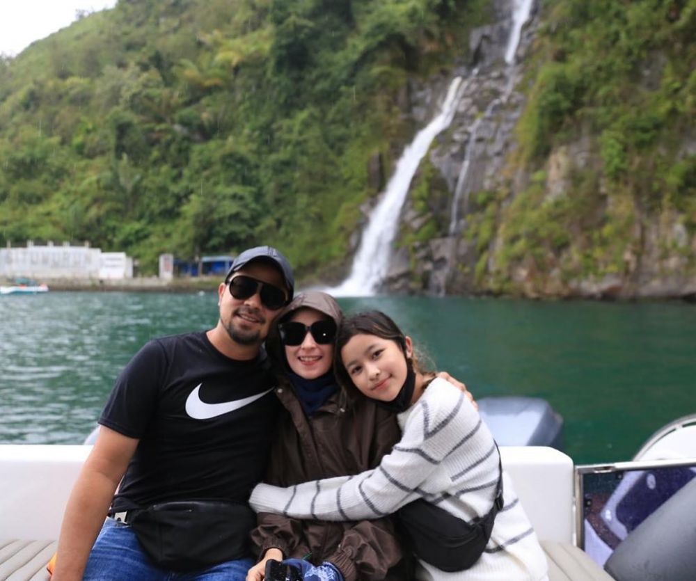 10 Potret Mesra Sultan Djorghi dan Annisa Trihapsari, Selalu Harmonis
