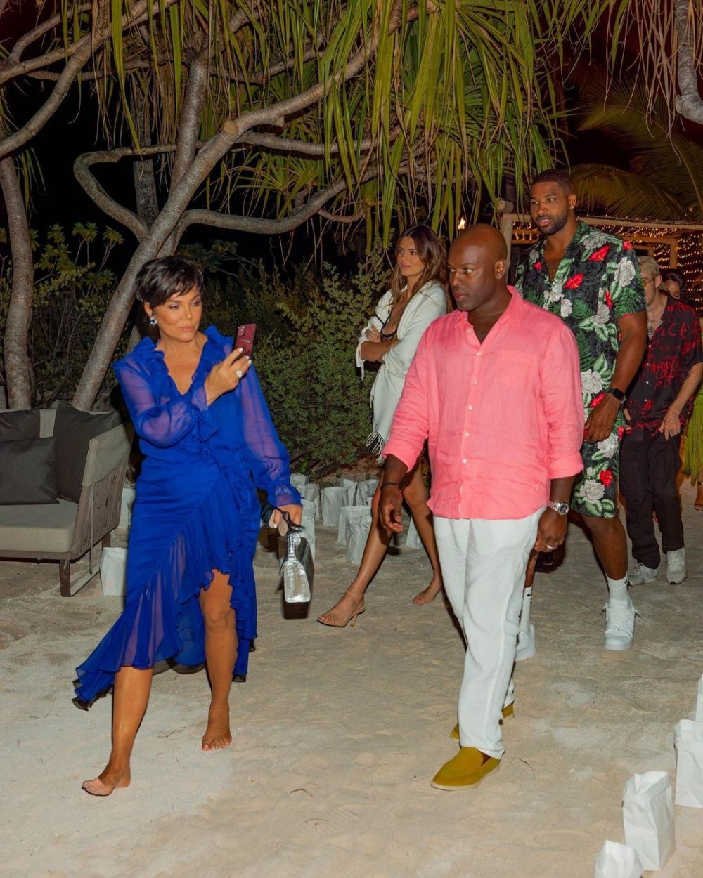 Seleb Papan Atas, 10 Momen Pesta Ultah Kim Kardashian di Pulau Pribadi