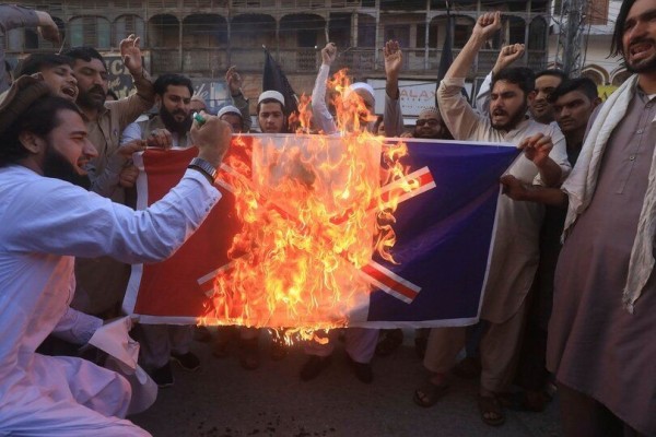 Prancis Ingatkan Warganya Agar Hati-hati di Negara Penduduk Muslim