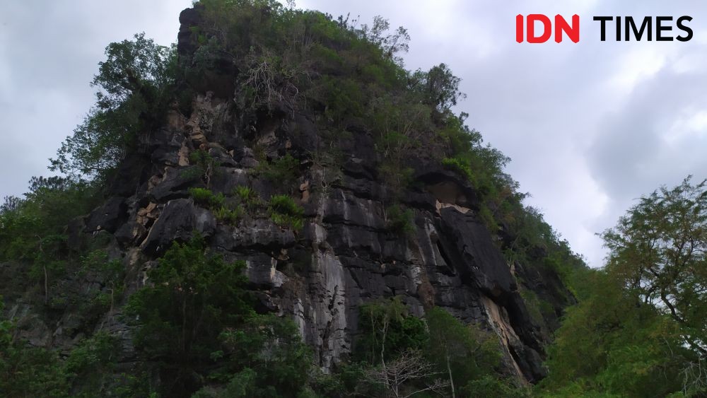 Bulu Barakka', Gunung Penyampai Pesan bagi Warga Rammang-rammang