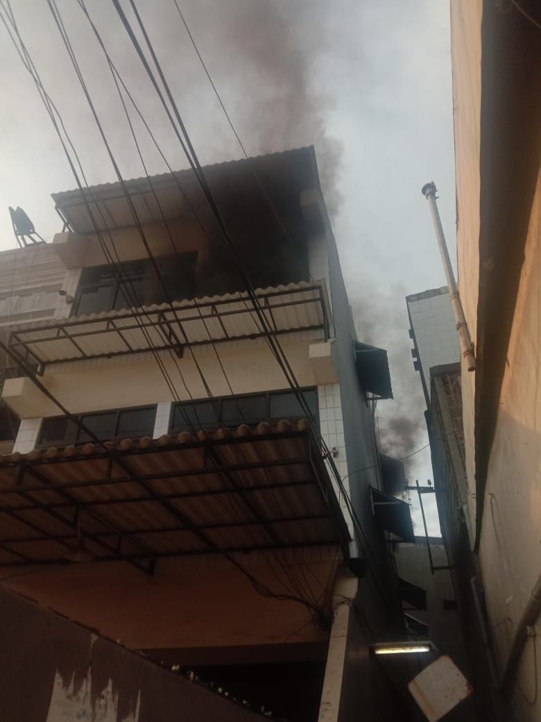 Kebakaran Rumah 4 Lantai di Kapas Krampung, Api Berasal dari AC
