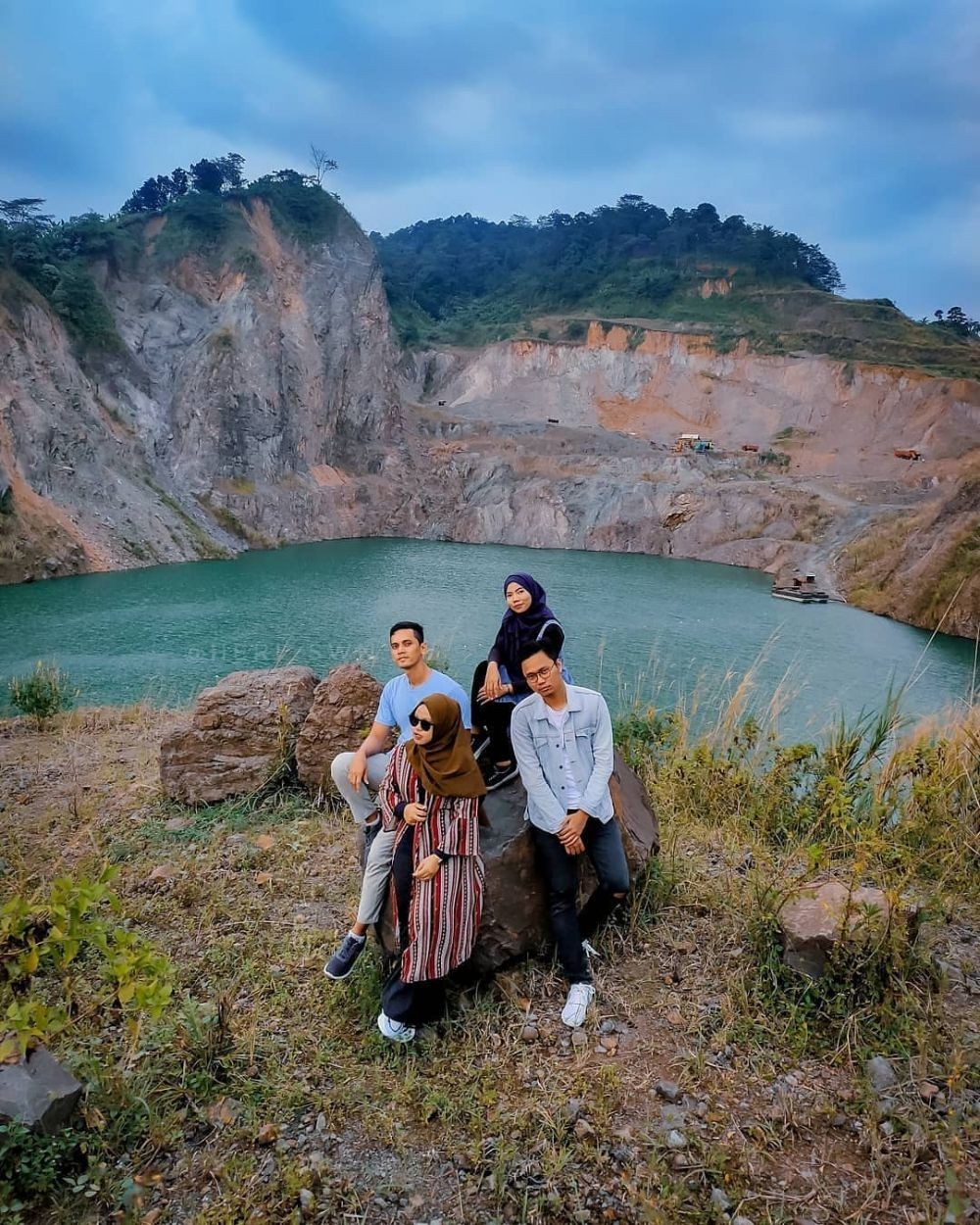 10 Tempat Wisata Bekas Tambang di Indonesia, Instagramable Abis!