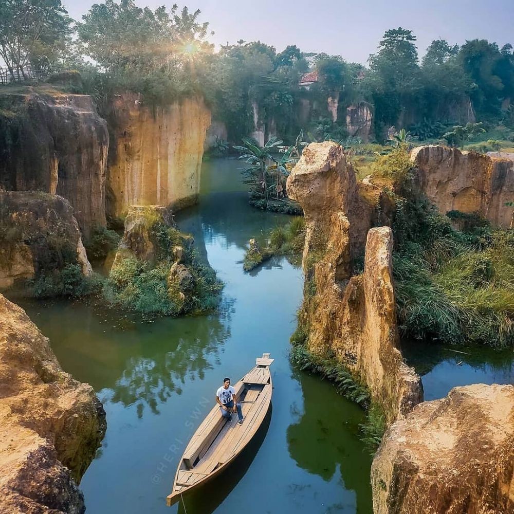 10 Tempat Wisata Bekas Tambang Di Indonesia, Instagramable Abis!