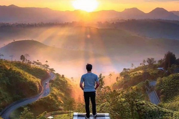 10 Spot Negeri di Atas Awan Ini Ternyata Ada di Indonesia
