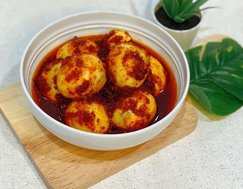 Gurihnya Nendang, 10 Lauk Pendamping Nasi Kuning yang Rasanya Mantap