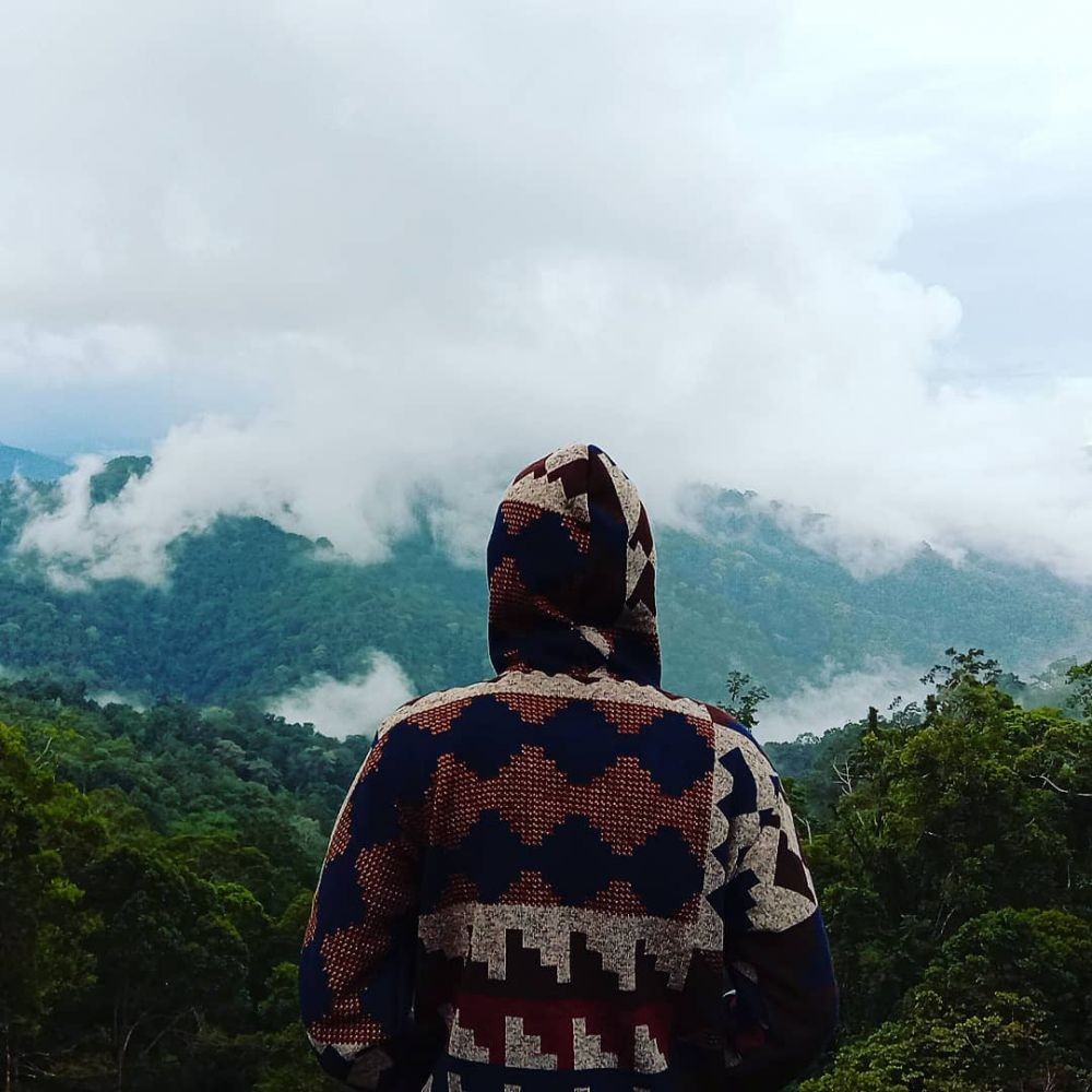 Gunung Indonesia Timur Yang Di Kenal Angker