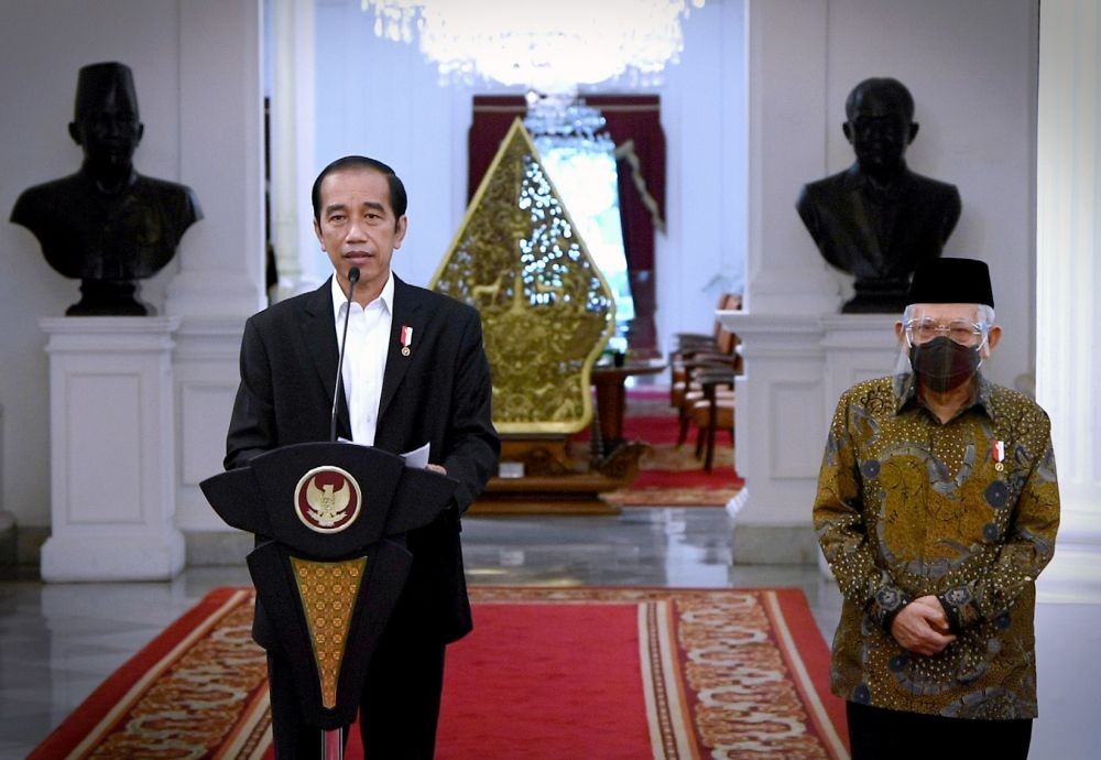 Jokowi Cek Vaksinasi di Semarang, Lubang Jalan Raya Langsung Ditambal