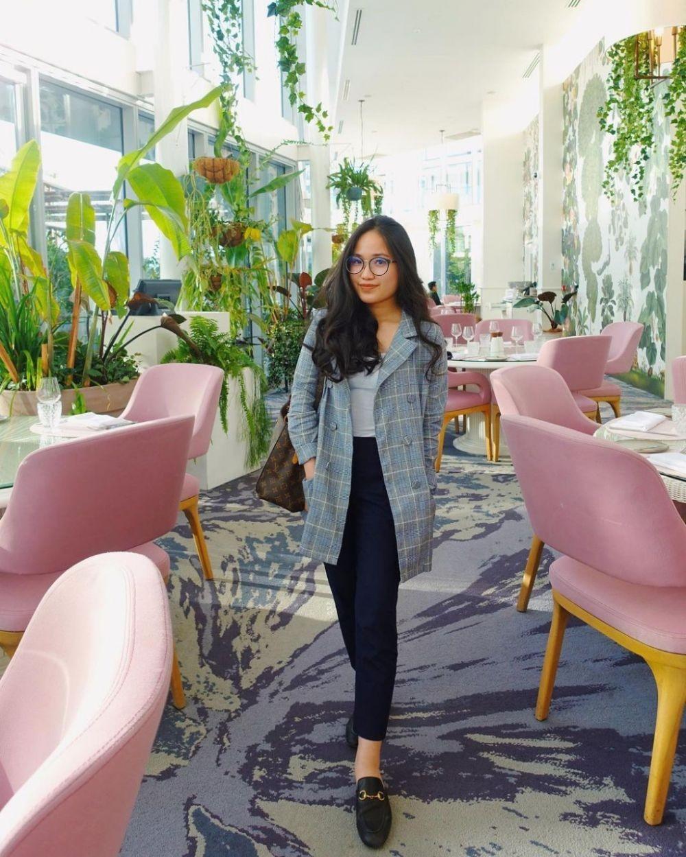 10 Inspirasi Style Minimalis ala Audrey Teguh, Putri Mario Teguh