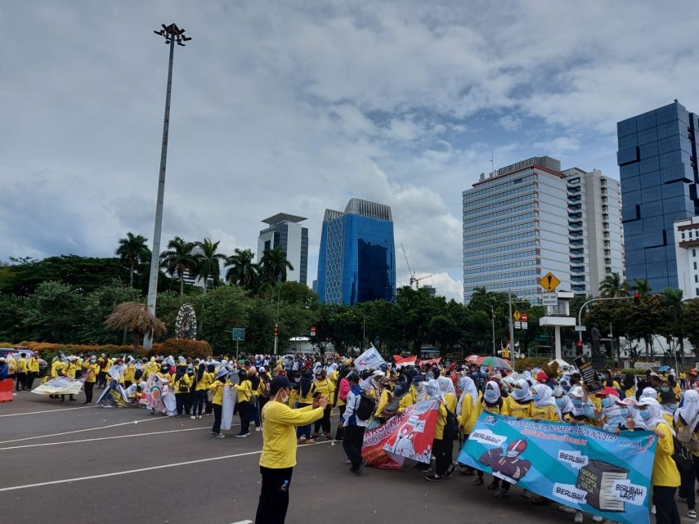 Demo Buruh di Surabaya Diwarnai Aksi Sweeping Pabrik