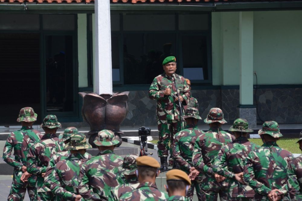 Berbuat Asusila, Pangdam III Siliwangi Pecat TNI Mesum di Cimahi