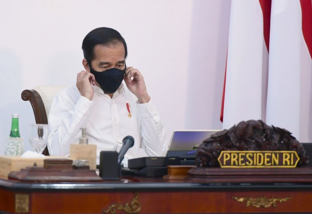 Jokowi Serahkan Kompensasi Rp39,2 Miliar kepada Korban Terorisme