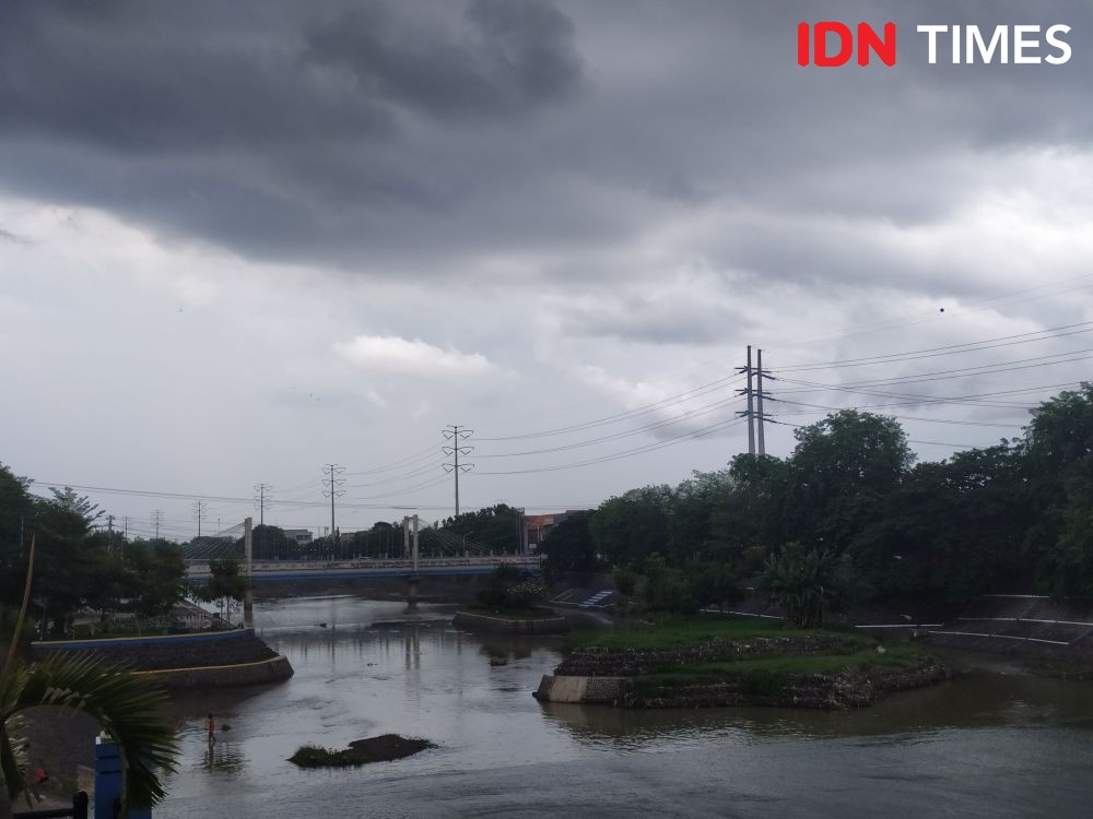 Warga Gempar! Pemancing di Banjir Kanal Barat Semarang Temukan Mayat Laki-laki