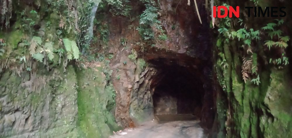 Kisah Batu Lubang di Tapteng, Jalan Lintas dengan Gua Kembar Misterius