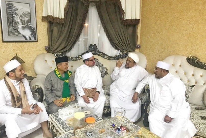 Begini Isi Surat Rizieq Shihab Ke Keluarganya