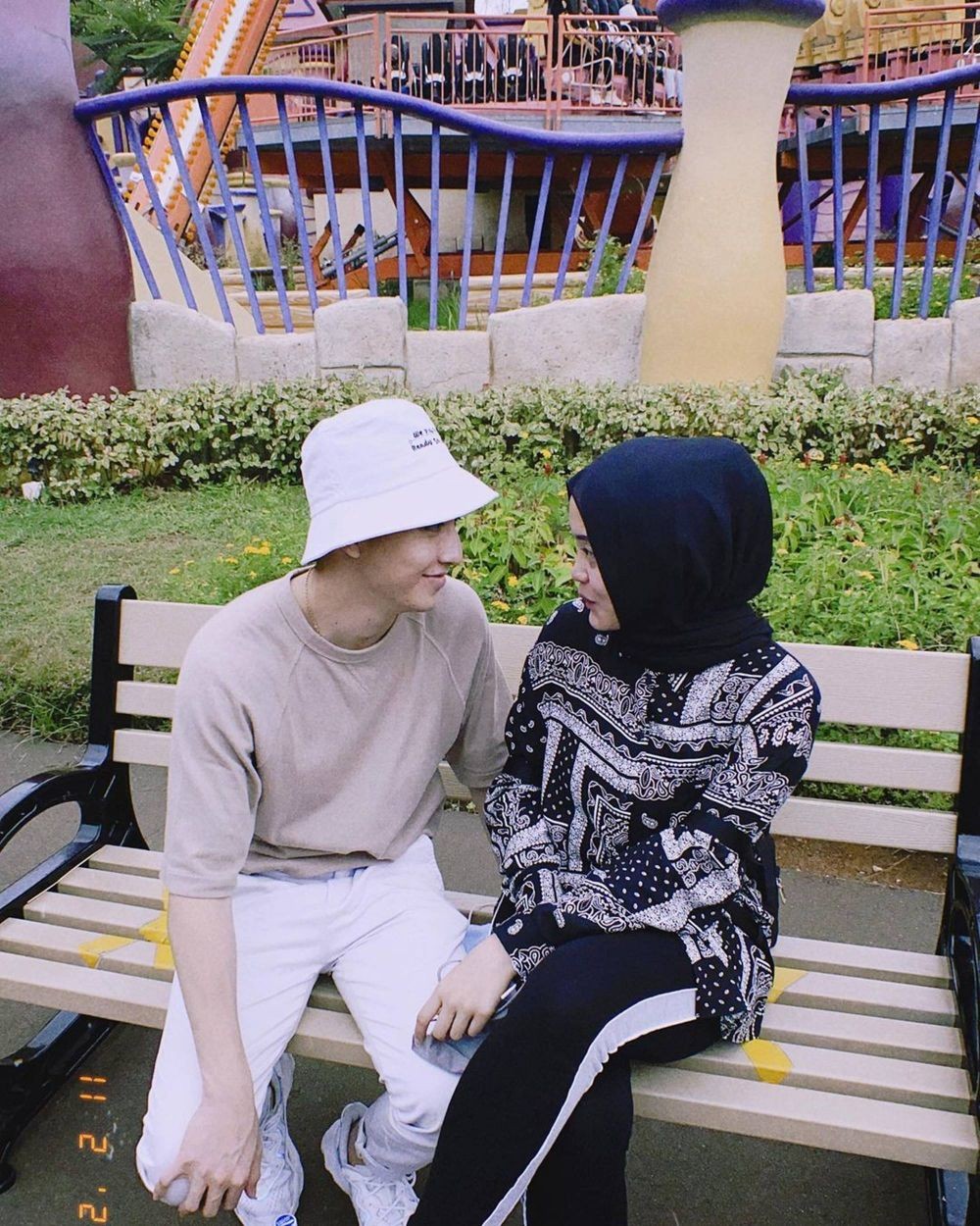 10 Potret Seru Putri Delina dan Jeffry Reksa Liburan, Umbar Mesra