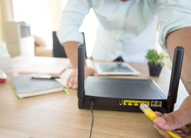 10 Cara Mengurangi Paparan Radiasi Gadget pada Tubuhmu, Terapkan Yuk!