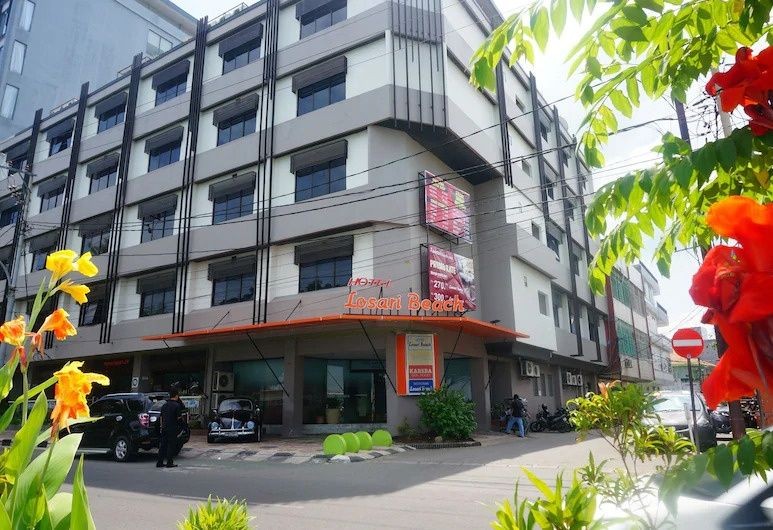 7 Hotel Harga Terjangkau di Sekitar Pantai Losari Makassar