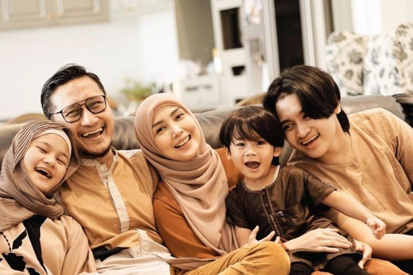 Ikut Sambut Rizieq Shihab, 10 Potret Arie Untung yang Makin Religius