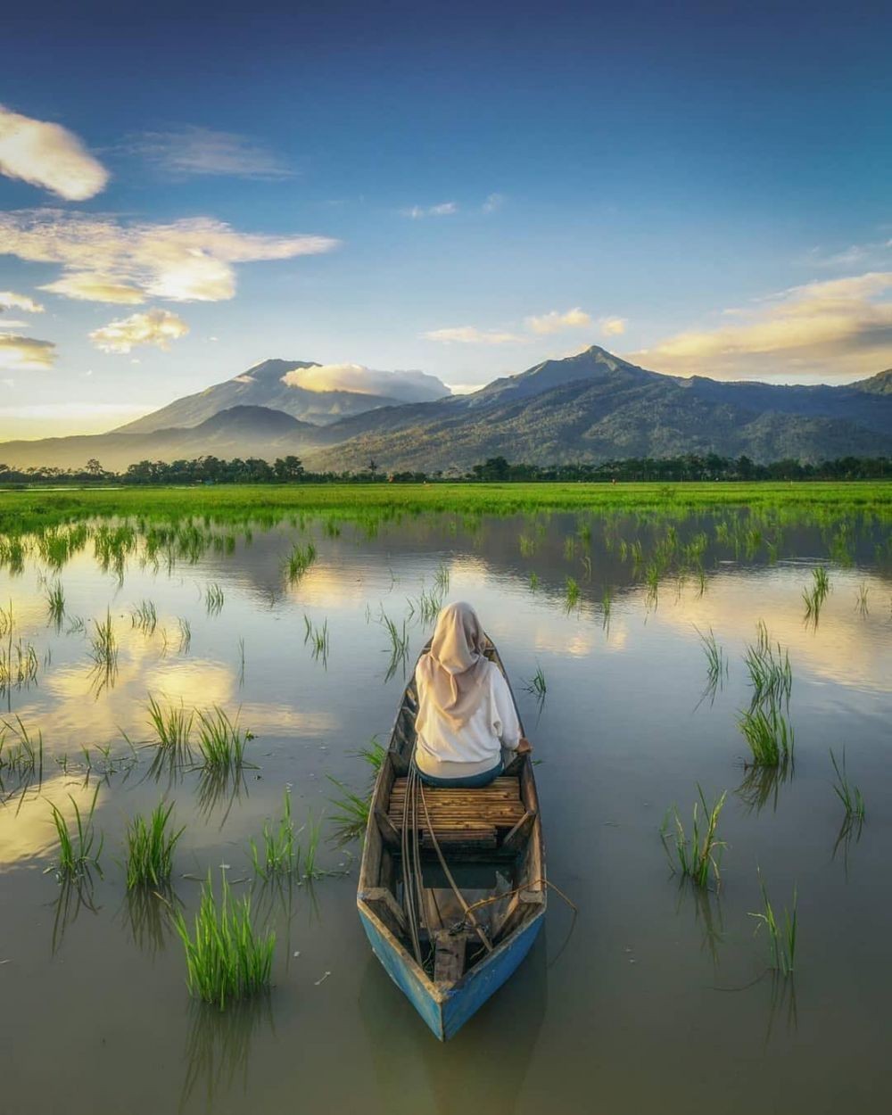 10 Danau Paling Angker di Pulau Jawa, Ada yang Dihuni Naga Raksasa