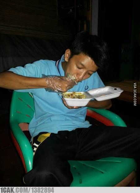 10 Potret Cara Makan Bubur yang Bikin Asli Ngeselin!