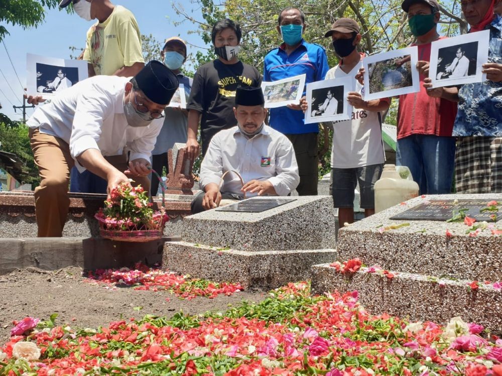 Hari Pahlawan, Machfud Ziarah ke Makam Wali Kota Moestadjab