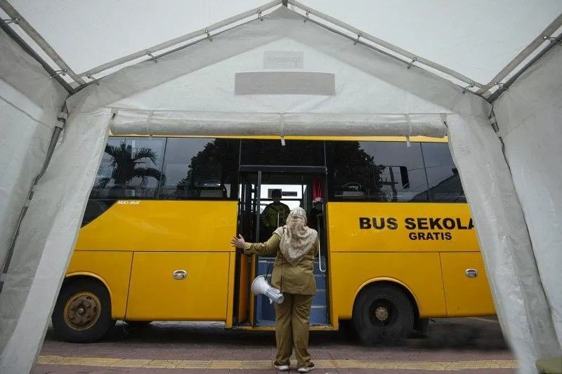 Kurangi Polusi, Pemkot Tangsel Akan Siapkan Bus Sekolah