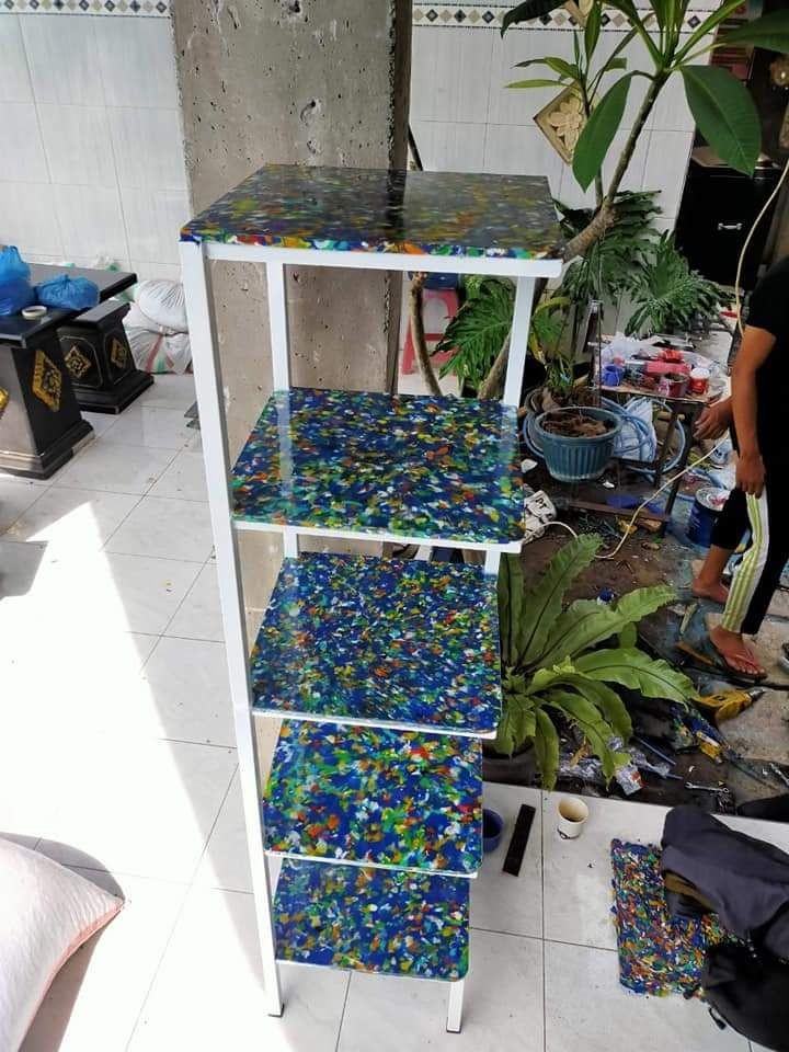 Bisnis Baru di Bali, Meja dan Kursi dari Bahan Sampah Plastik
